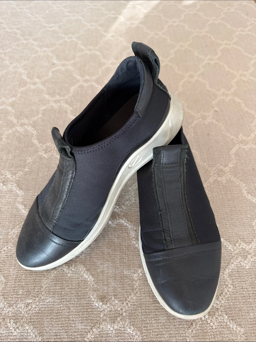Ecco Black Flexure Runner Slip-On Sneakers with White Soles